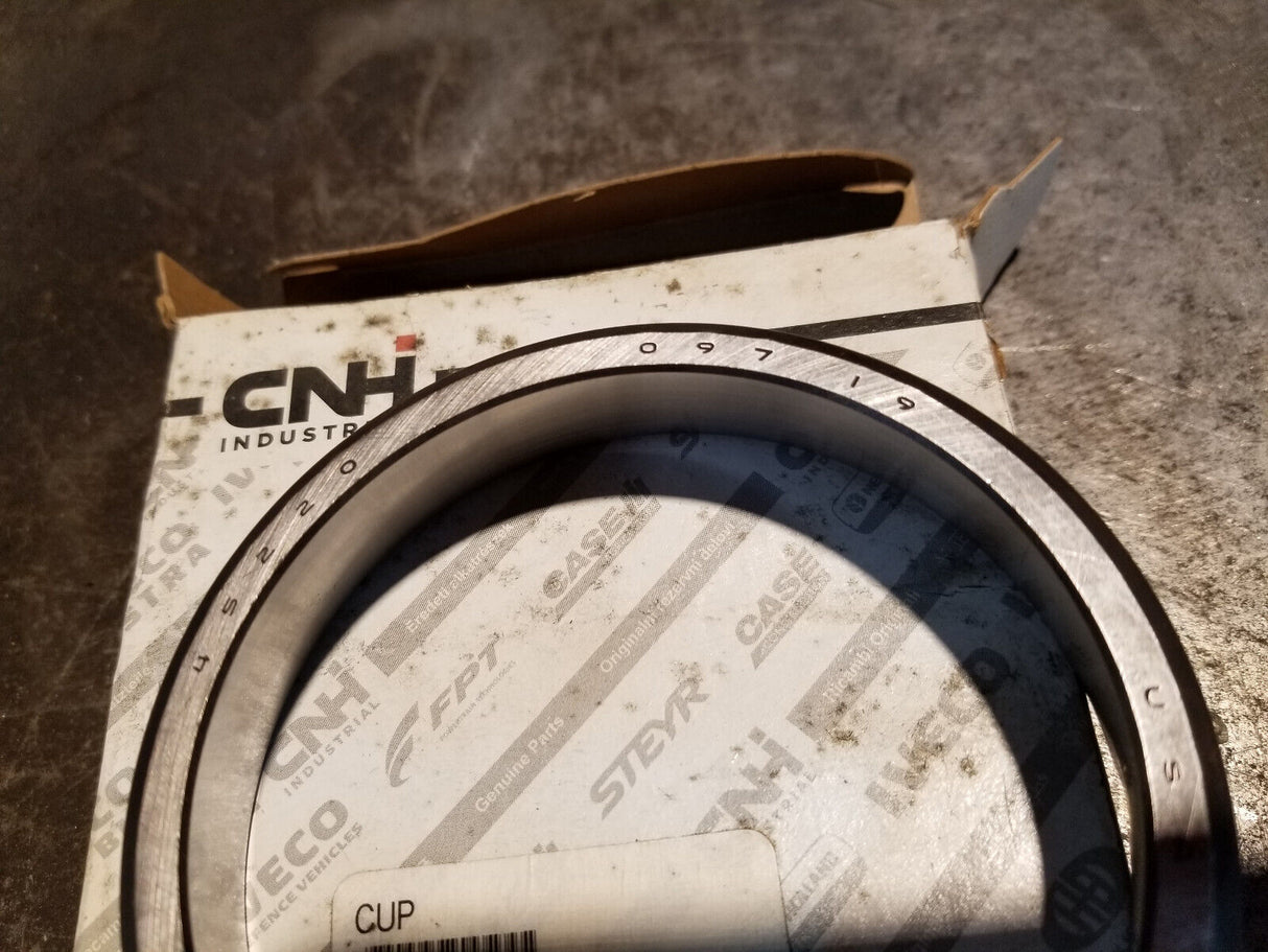 CASE CNH BEARING CUP 517511