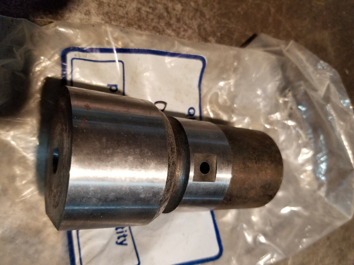 09705770 Pin Steering Cylinder For Buhler Versatile 2310 2335 2375