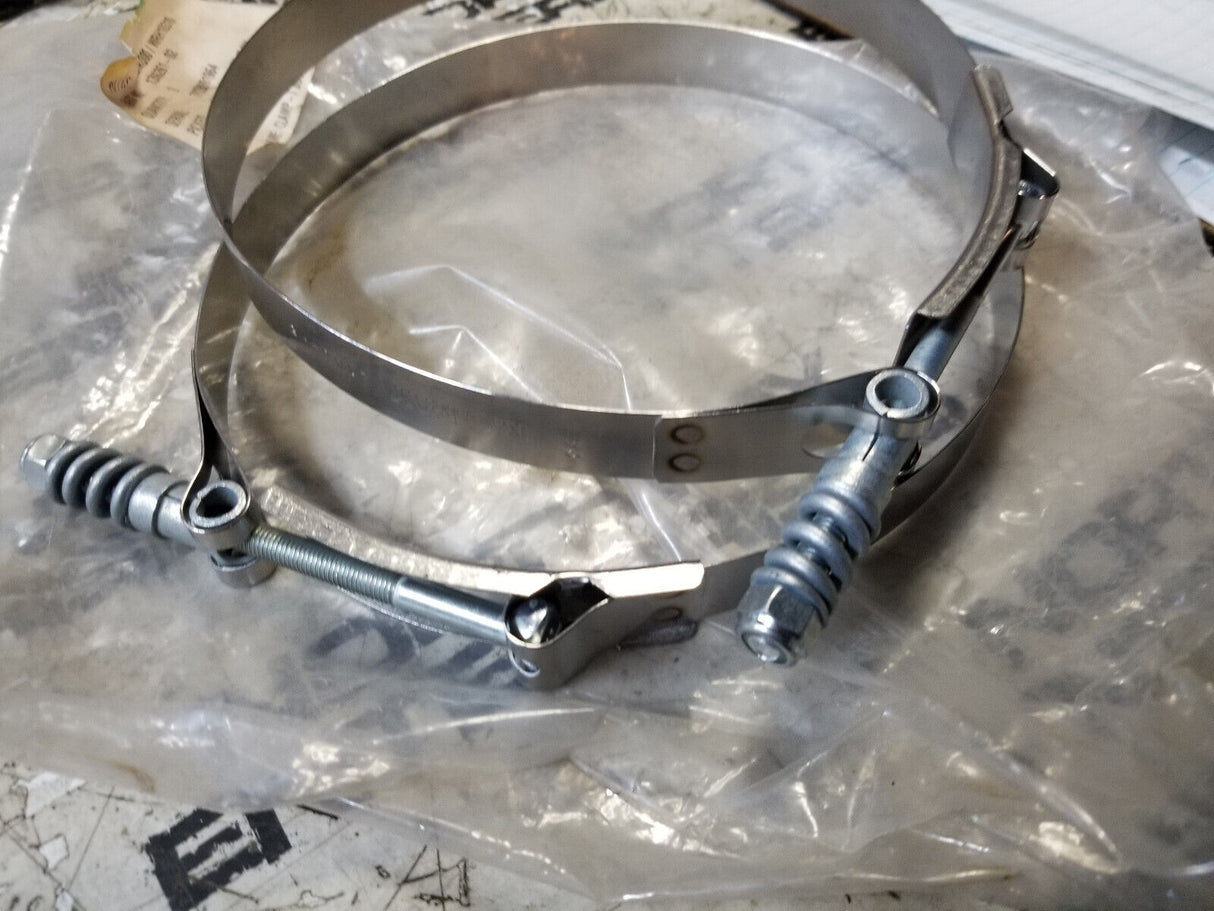 SET OF 2 CLAMPS - CAT 135-6261 CLAMP 1356261