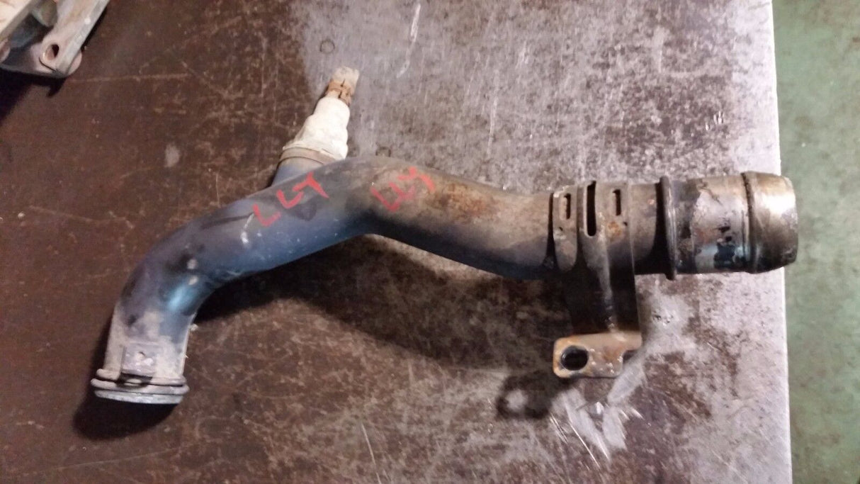 05-06 GMC SIERRA 6.6 DURAMAX TURBO LLY THERMOSTAT OUTLET PIPE 97371077