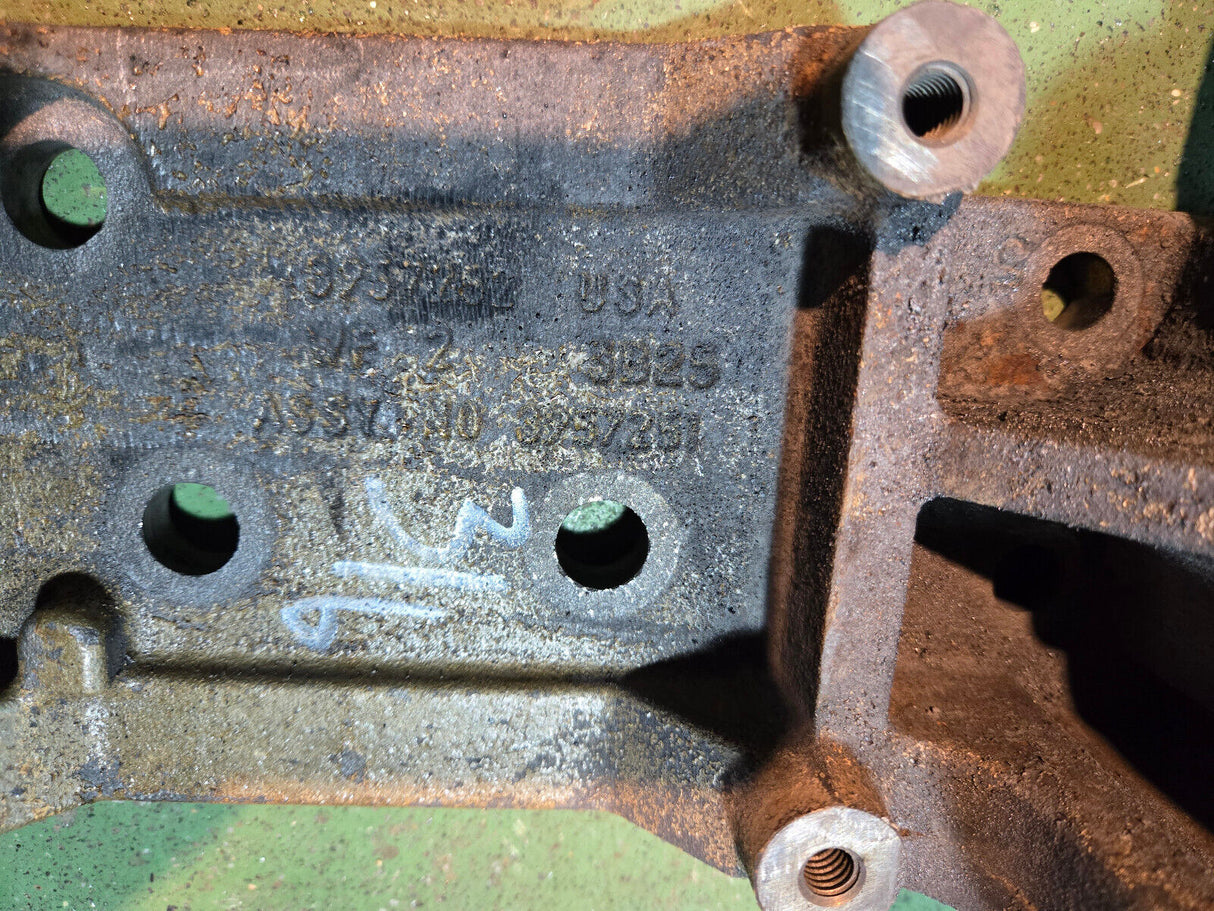 03-07 Dodge Ram Cummins 5.9L Engine Bracket 3957252 3957251 bracket