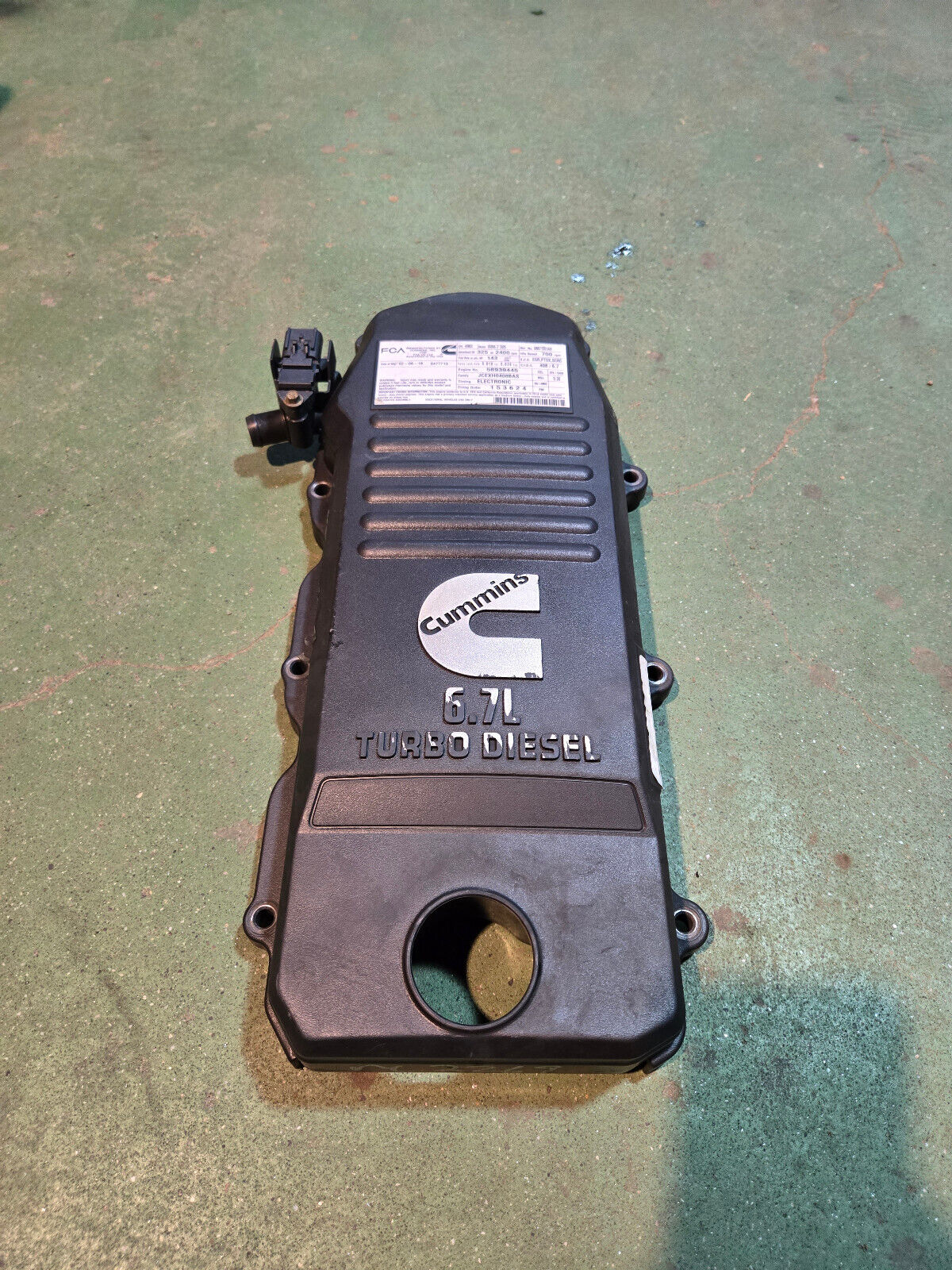 6.7l cummins upper valve cover 5446599