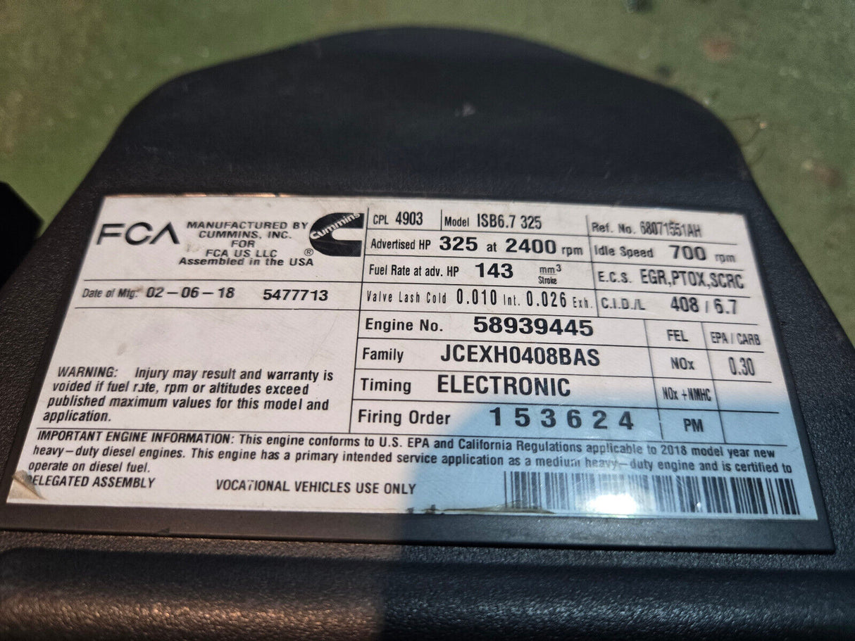 6.7l cummins upper valve cover 5446599