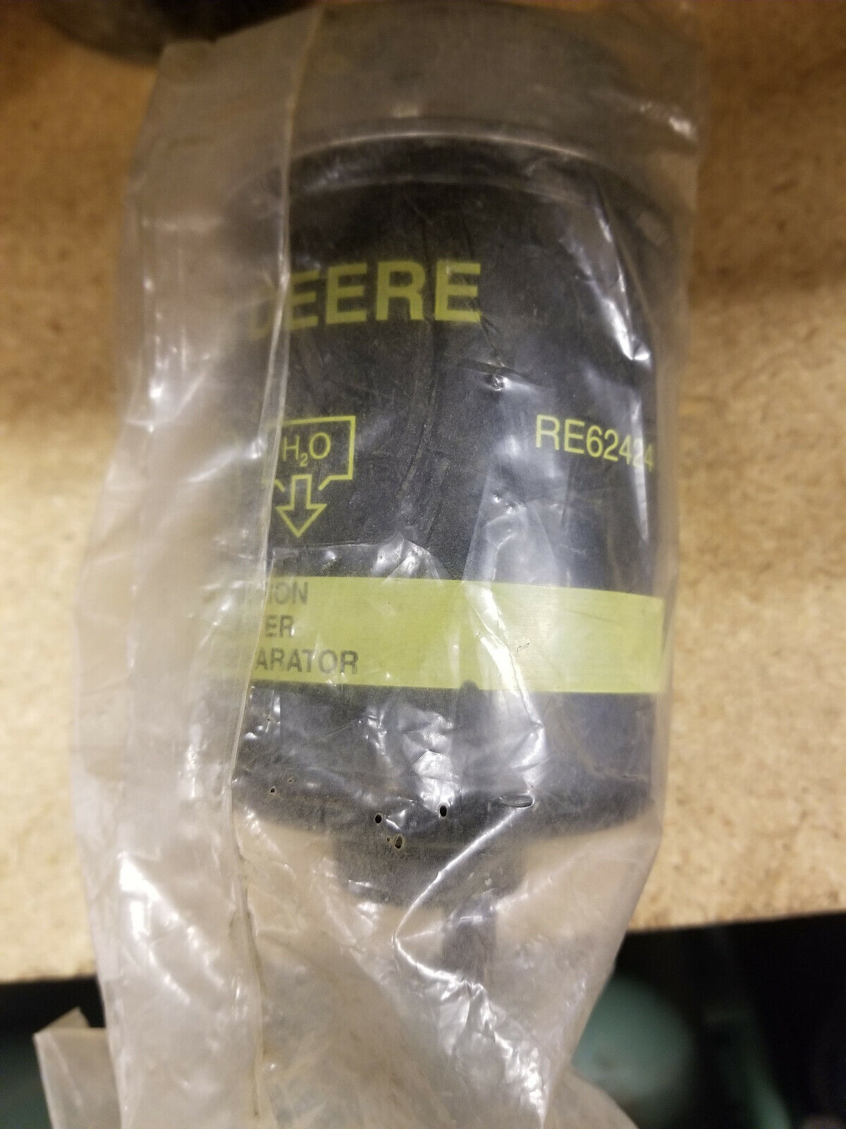 RE62424 OEM FUEL FILTER