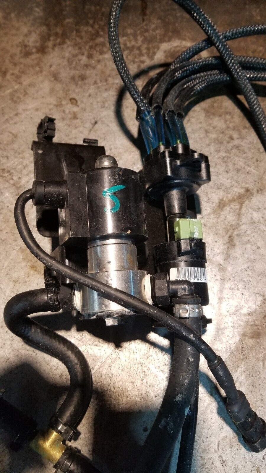 EVINRUDE 300HP G2 Evinrude ETEC Oil Pump Assembly 0357907