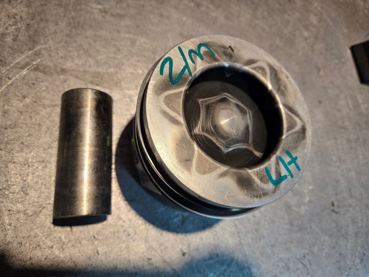 07-10 2007-2010 DURAMAX 6.6 6.6L LBZ LMM ENGINE PISTON LH DRIVERS STD 97374385