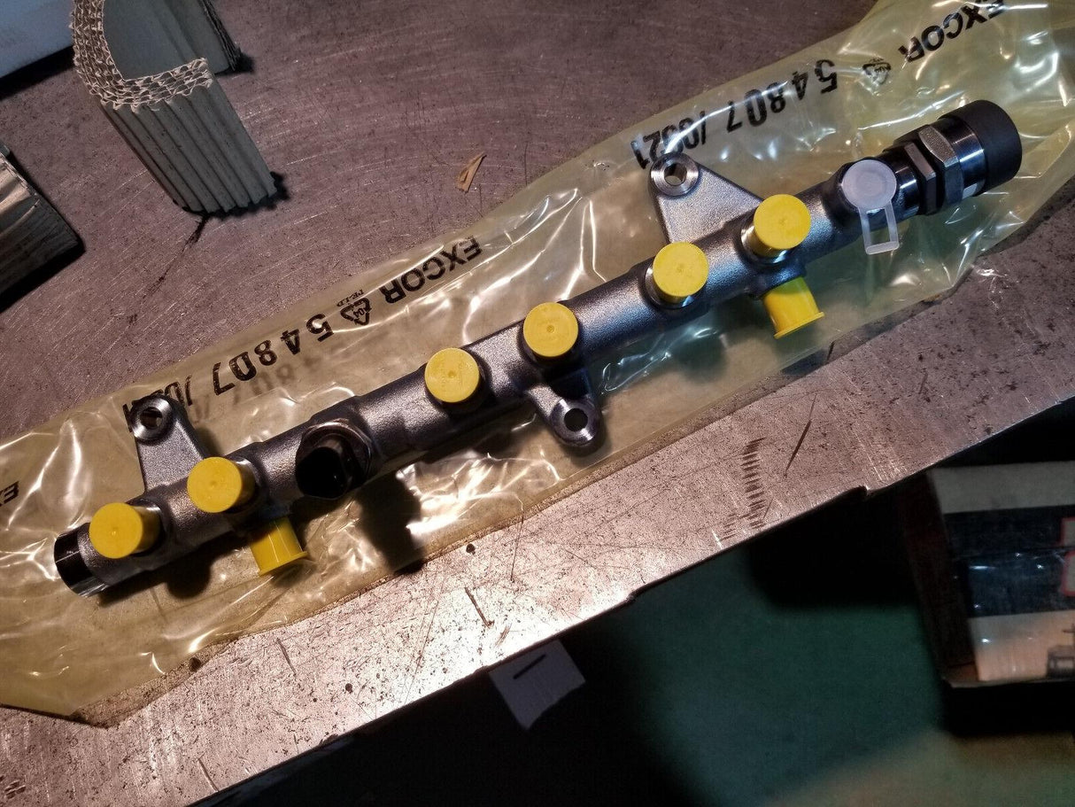 OEM Cummins Bosch 0445226167 5348915 Fuel Rail