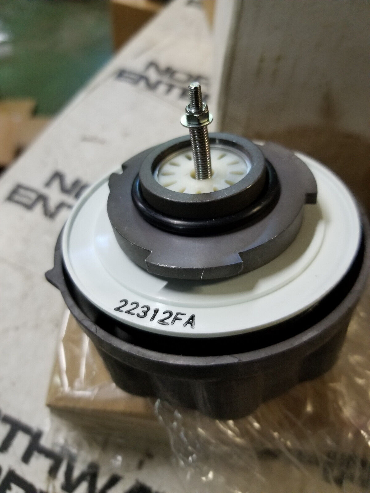 OEM HITACHI 4326285 CAP HYDRAULIC OIL TANK , BREATHER AIR ASSY