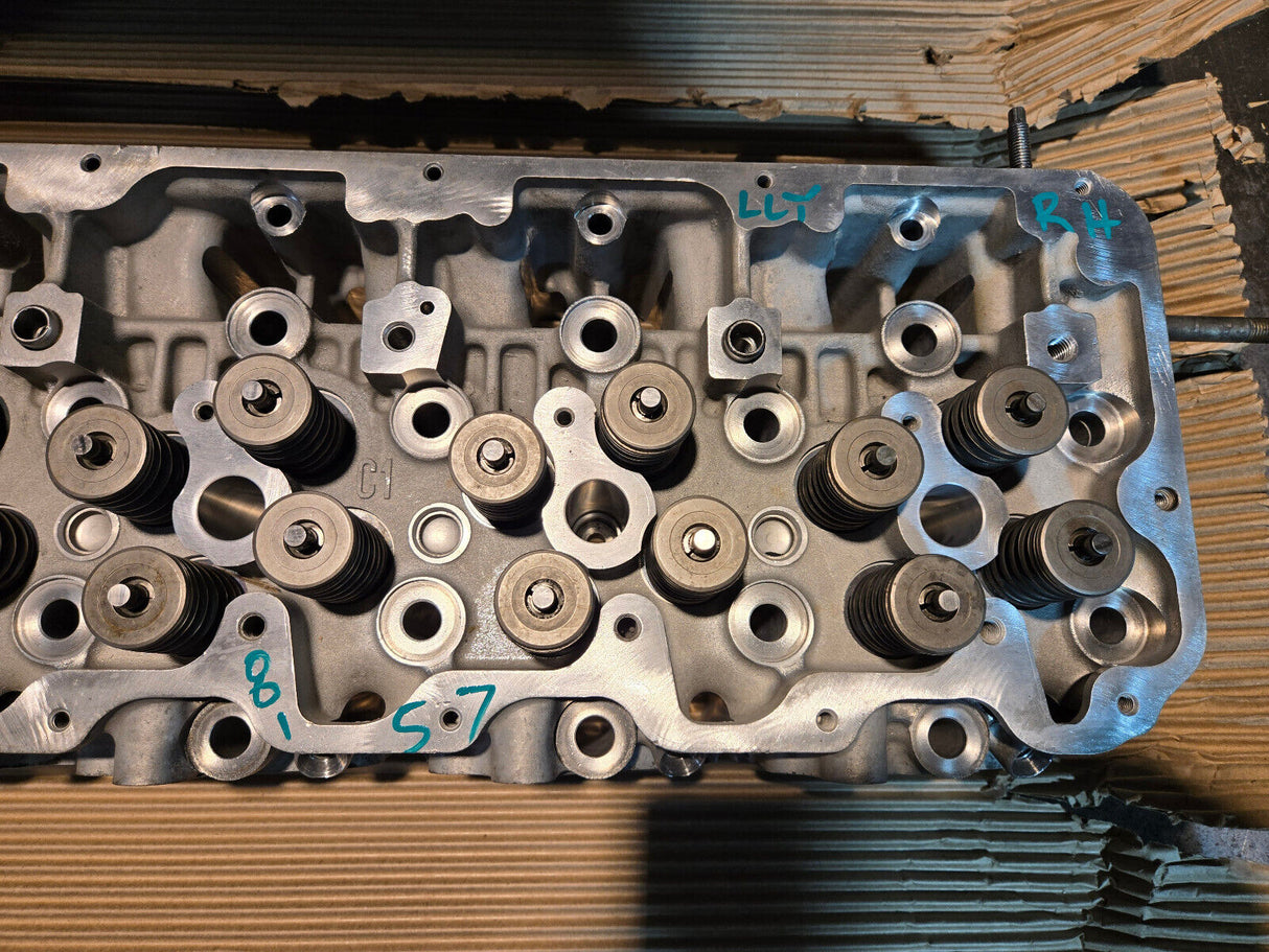 REMAN RH PASSENGER CYLINDER HEAD 6.6 DURAMAX DIESEL LLY VIN 2 97779579 REF8157