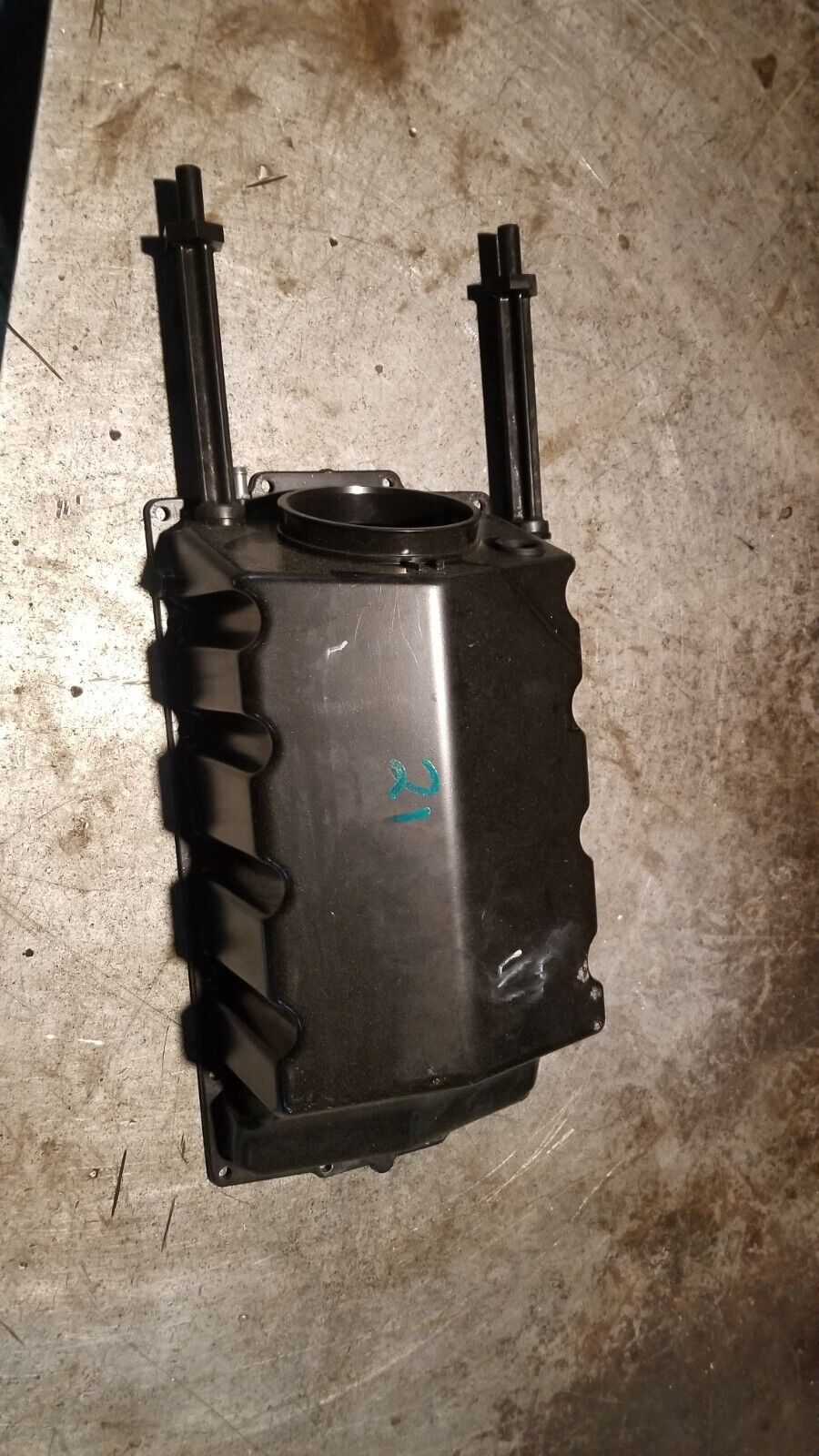 5010547 PLENUM REED BOX COVER 250ho 300 G2 250hp Johnson Evinrude ref21