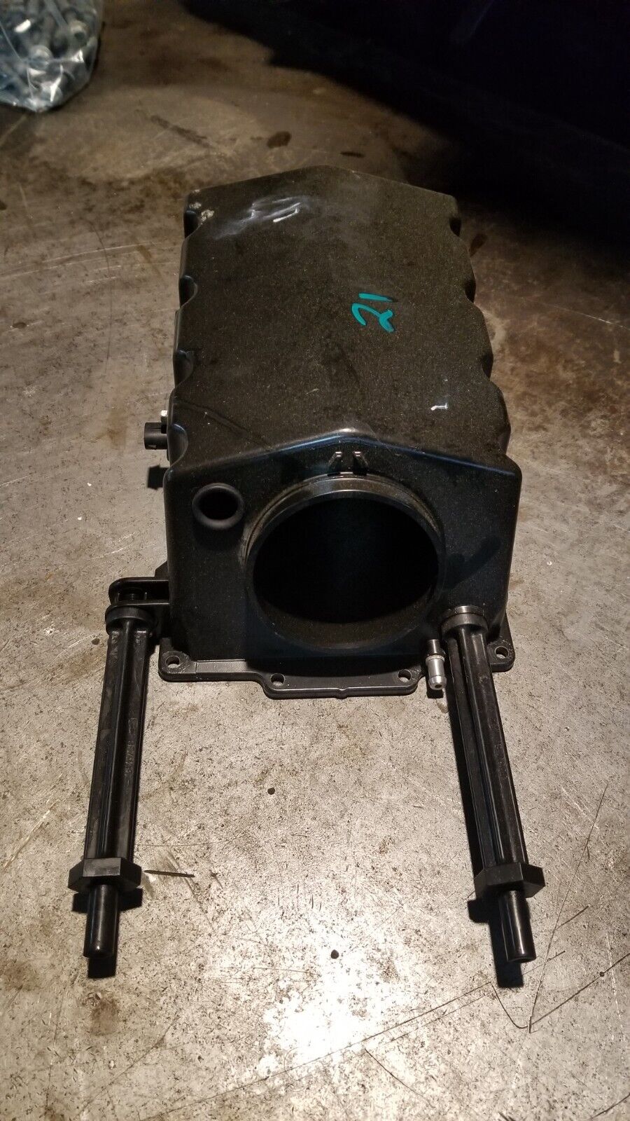 5010547 PLENUM REED BOX COVER 250ho 300 G2 250hp Johnson Evinrude ref21