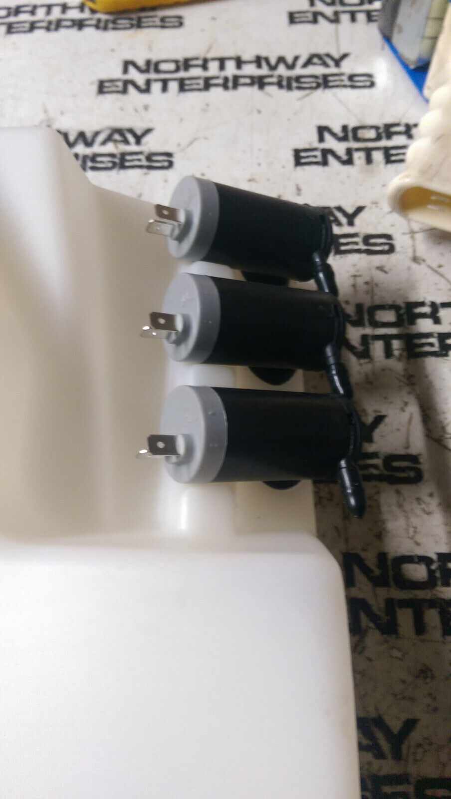 J933017 XPRT WASHER TANK AND PUMP