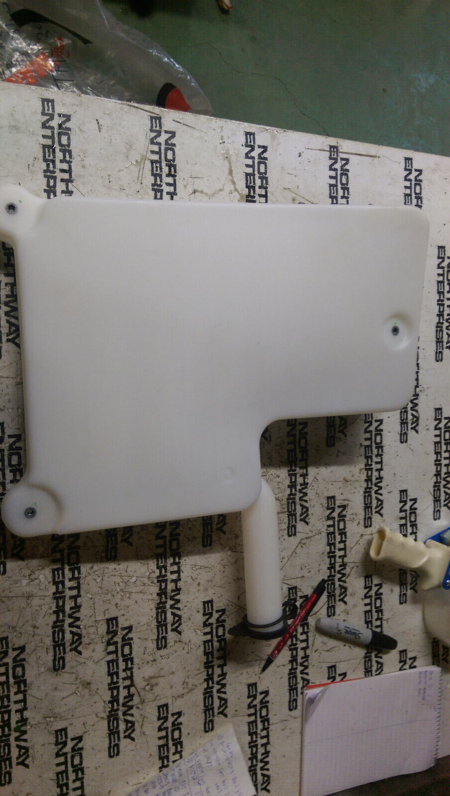 J933017 XPRT WASHER TANK AND PUMP