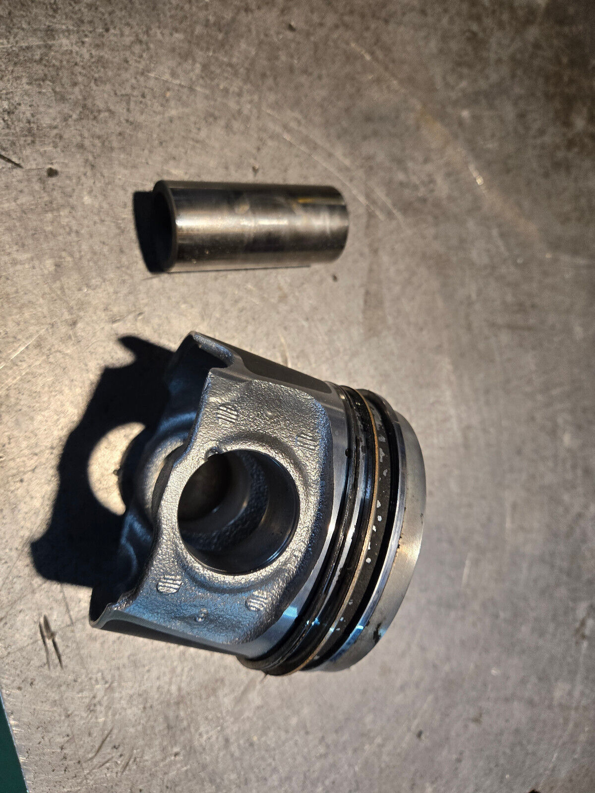 bc3q-6110-bf 6.7 Powerstroke Piston and Wristpin Used BC3Z-6108-D