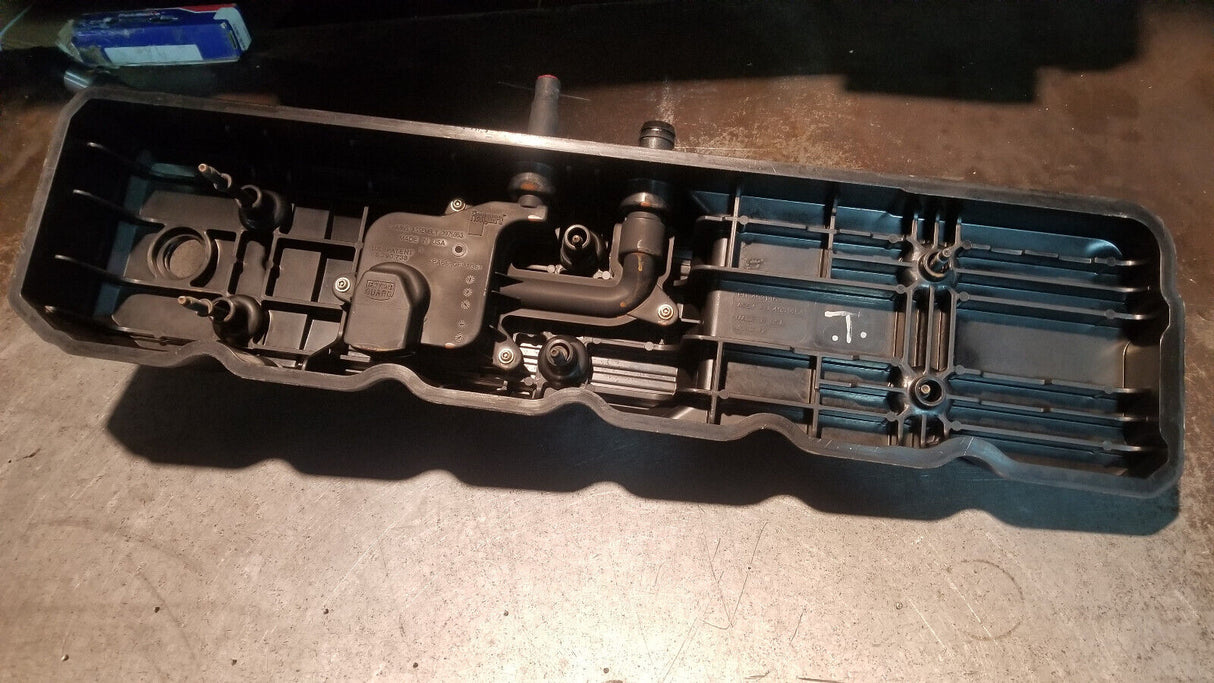Dodge Ram 5.9L Cummins USED VALVE COVER ASSEMBLY 2005-07 4931453 4931454 REM21
