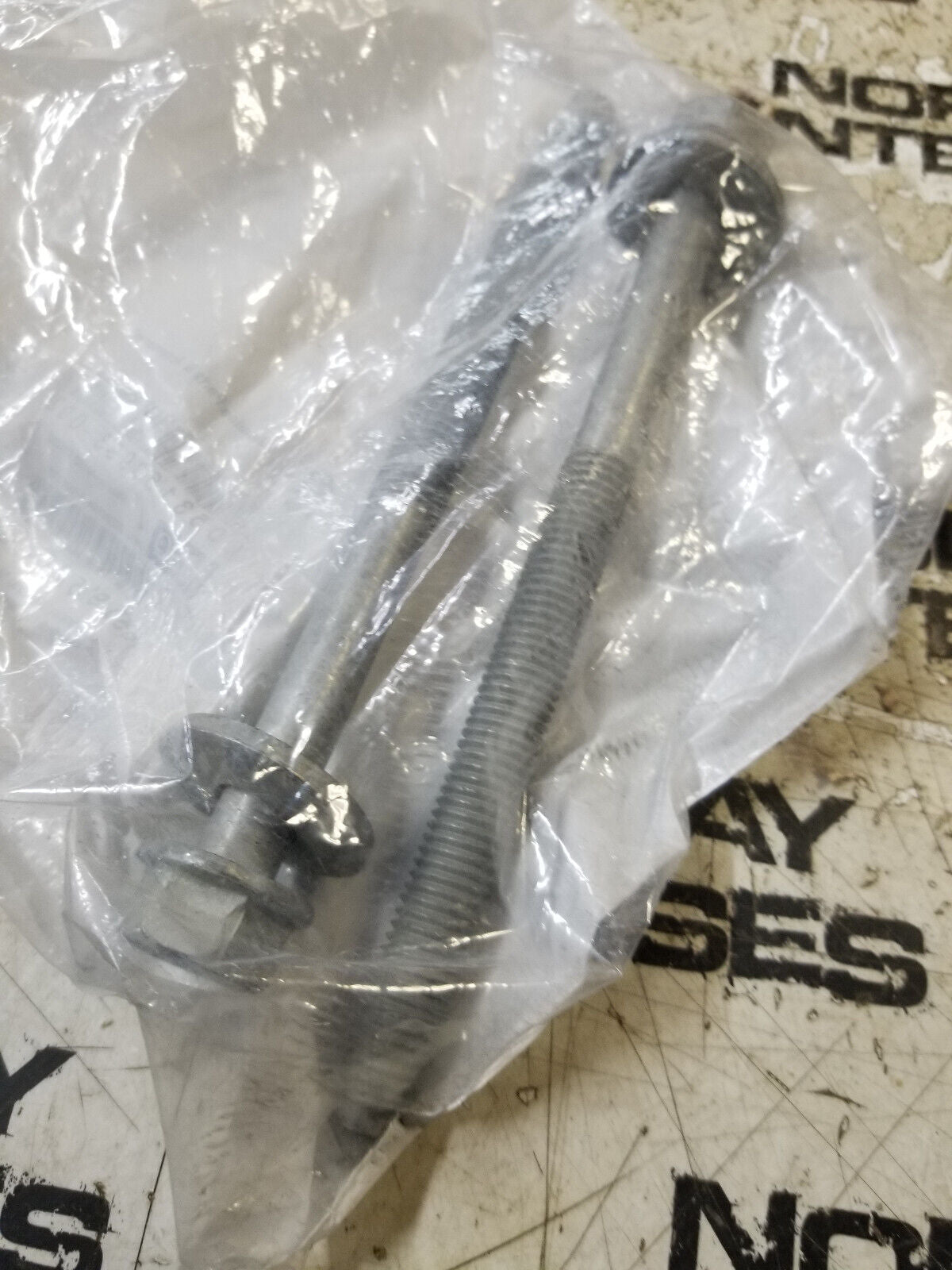 06509145AA BAG OF 2 BOLTS SUSPENSION BOLT