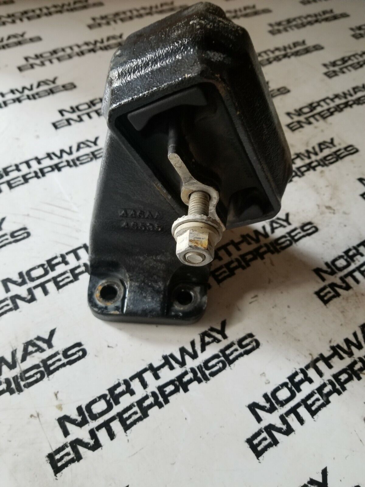 46535446aa 52121815AC 6.7L Cummins Engine Mount Bracket LH / DRIVERS SIDE re025