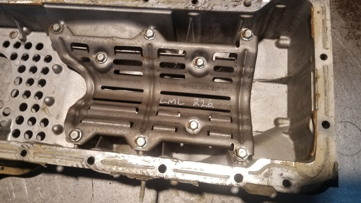 12634971 2011-2015 UPPER OIL PAN CHEVROLET Duramax 6.6l 6.6 LML ref226