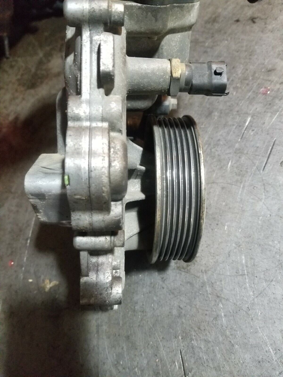 68211202AA 3.0L ECODIESEL USED WATER PUMP