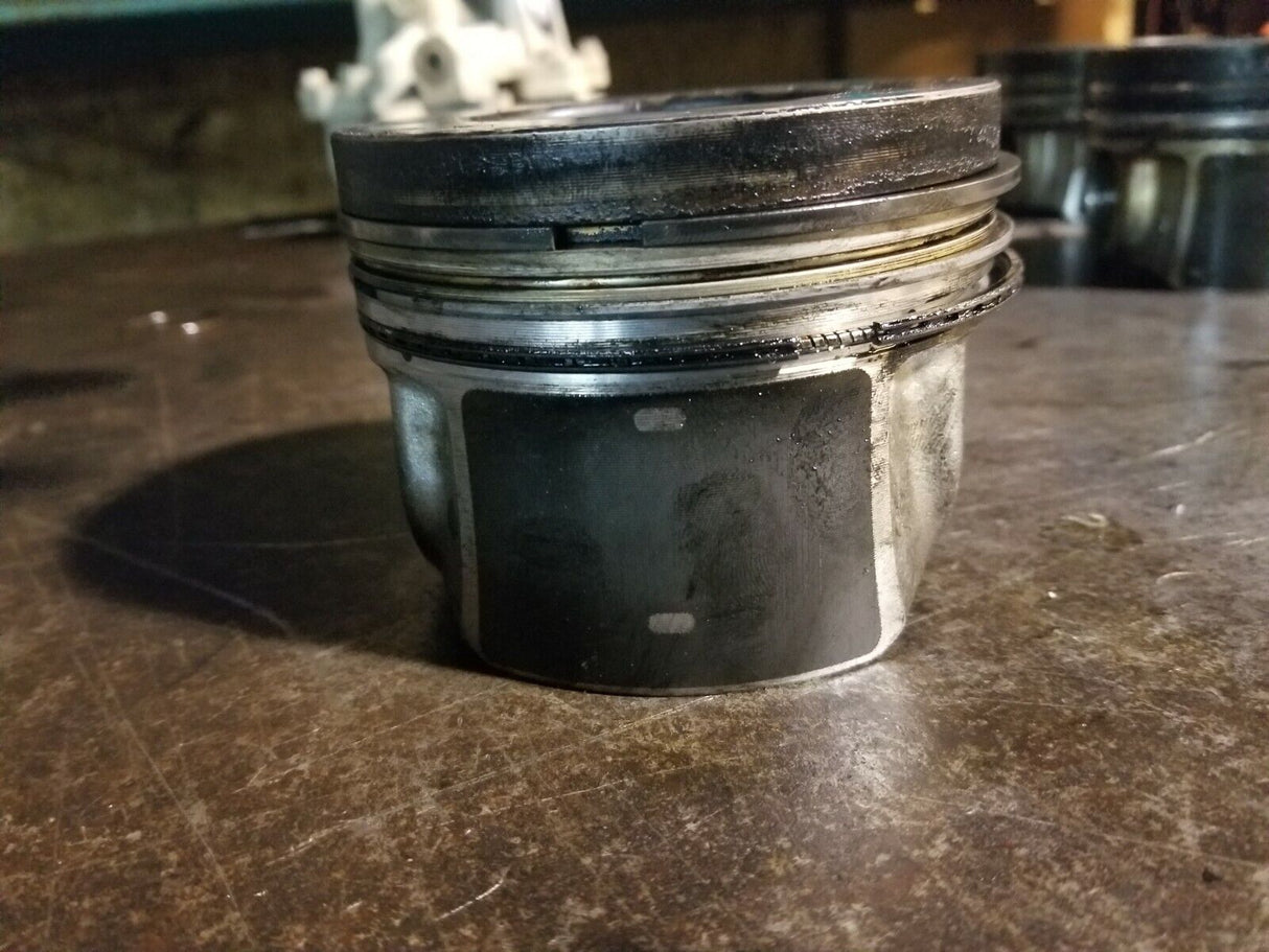 2011-2014 DURAMAX 6.6 6.6L LML LGH ENGINE PISTON RH PASSENGER STD 19302751