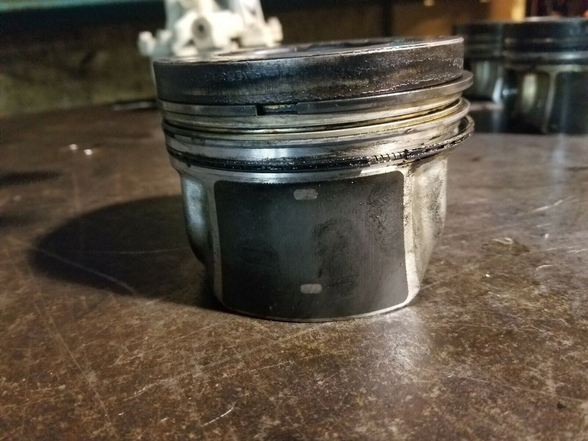 2011-2014 DURAMAX 6.6 6.6L LML LGH ENGINE PISTON RH PASSENGER STD 19302751