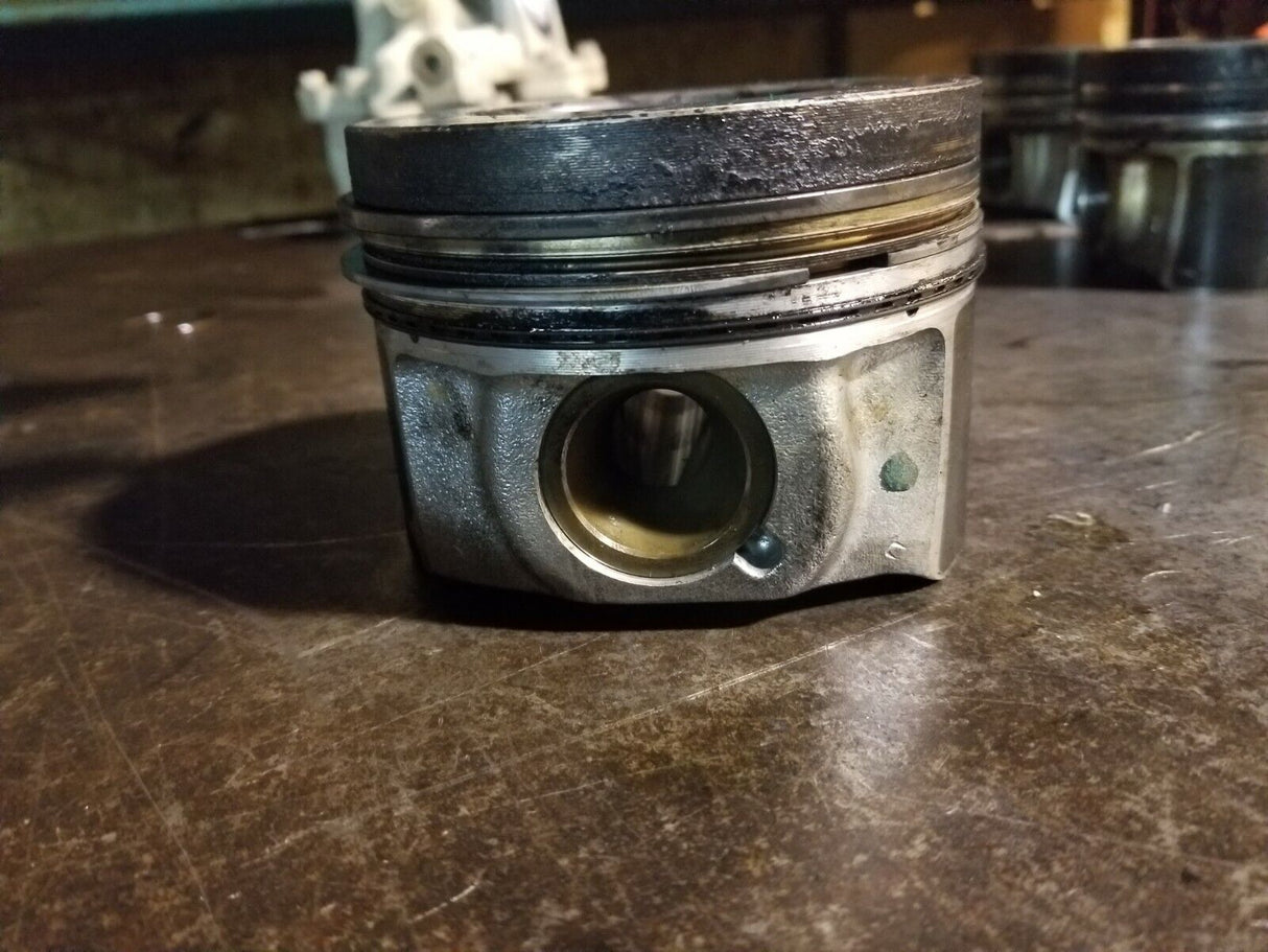 2011-2014 DURAMAX 6.6 6.6L LML LGH ENGINE PISTON RH PASSENGER STD 19302751