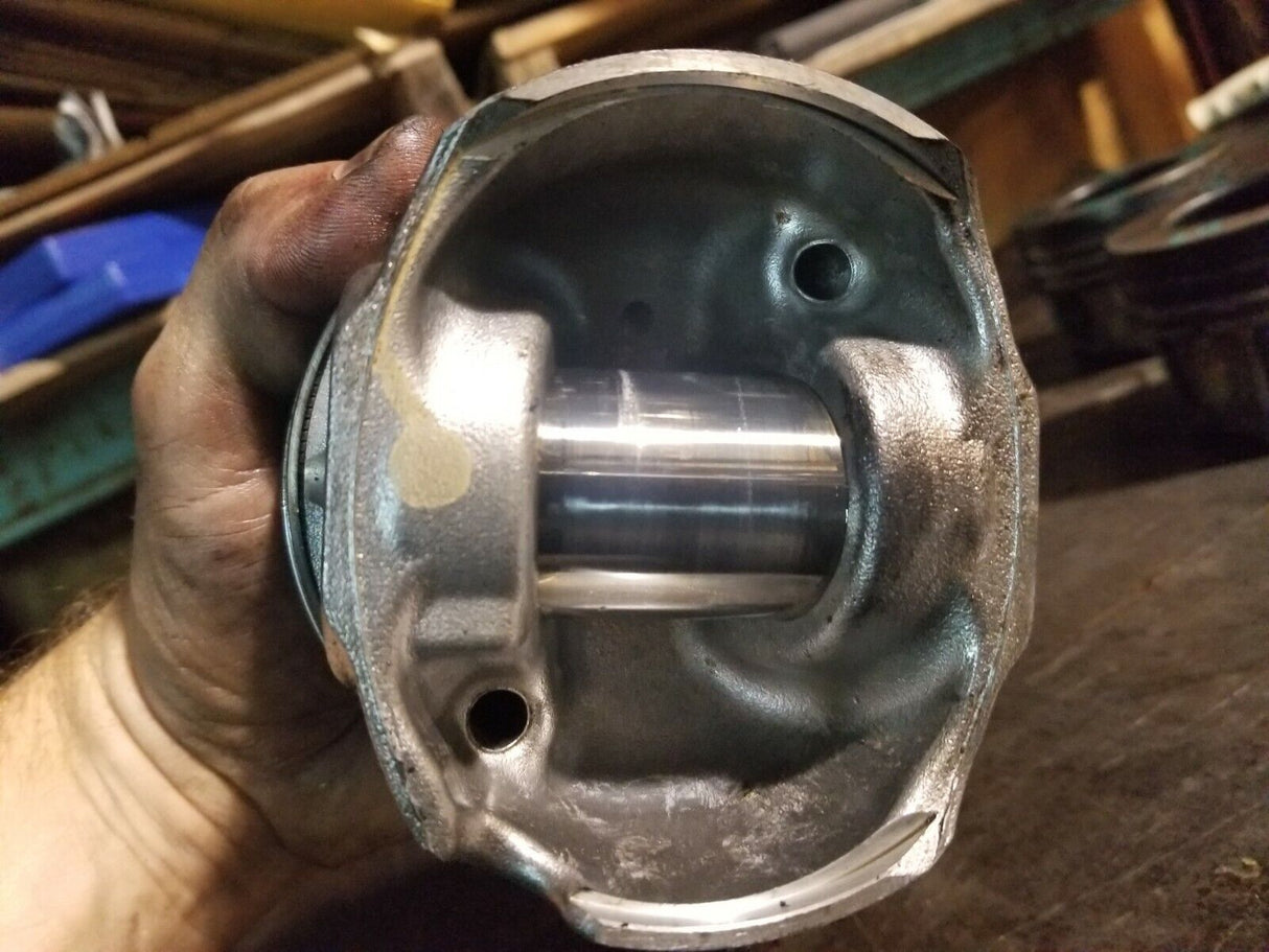 2011-2014 DURAMAX 6.6 6.6L LML LGH ENGINE PISTON RH PASSENGER STD 19302751