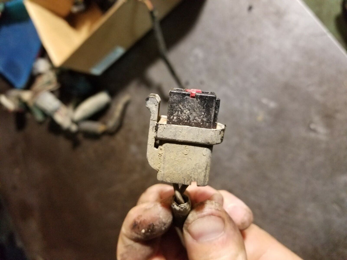 2 WIRE 2 pin 6.0L POWERSTROKE ENGINE HARNESS PIGTAIL CONNECTOR