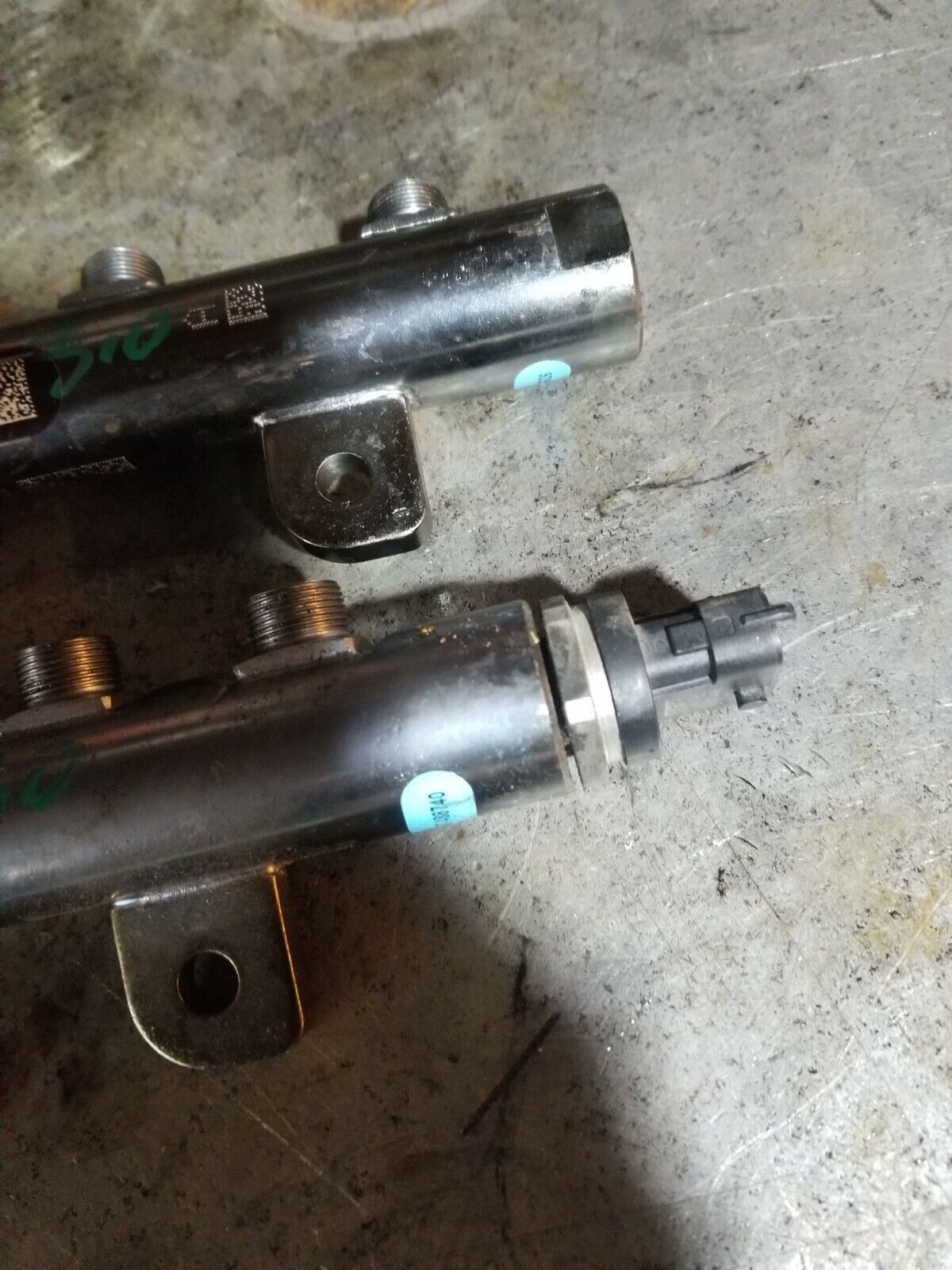 2014-2019 3.0L EcoDiesel FUEL RAILS 0445216050 0445216044 0281006209