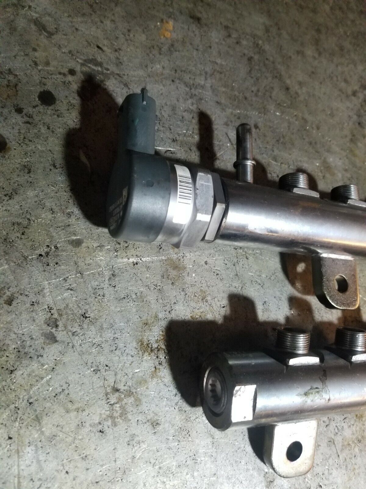 2014-2019 3.0L EcoDiesel FUEL RAILS 0445216050 0445216044 0281006209