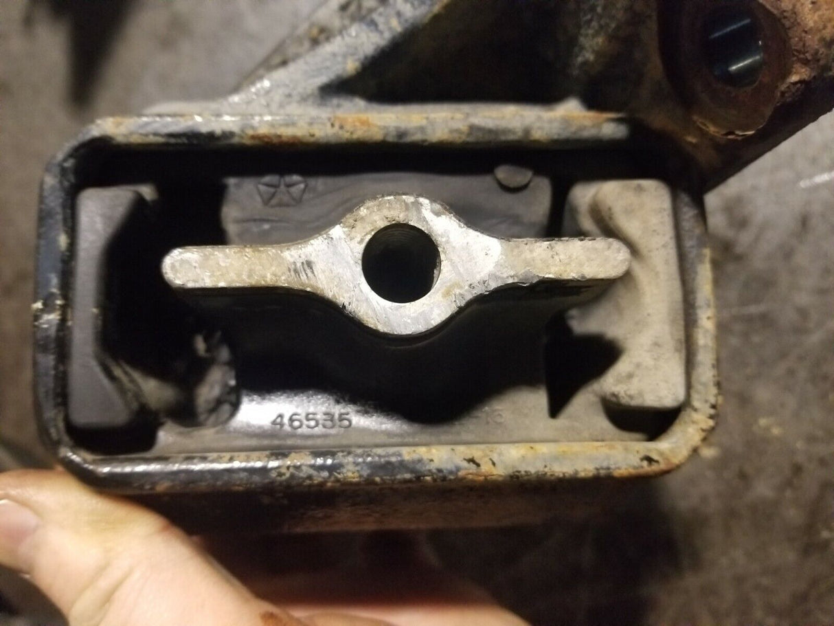 52121814AD 6.7L 6.7 Cummins Engine Mount Bracket RH / Passenger side