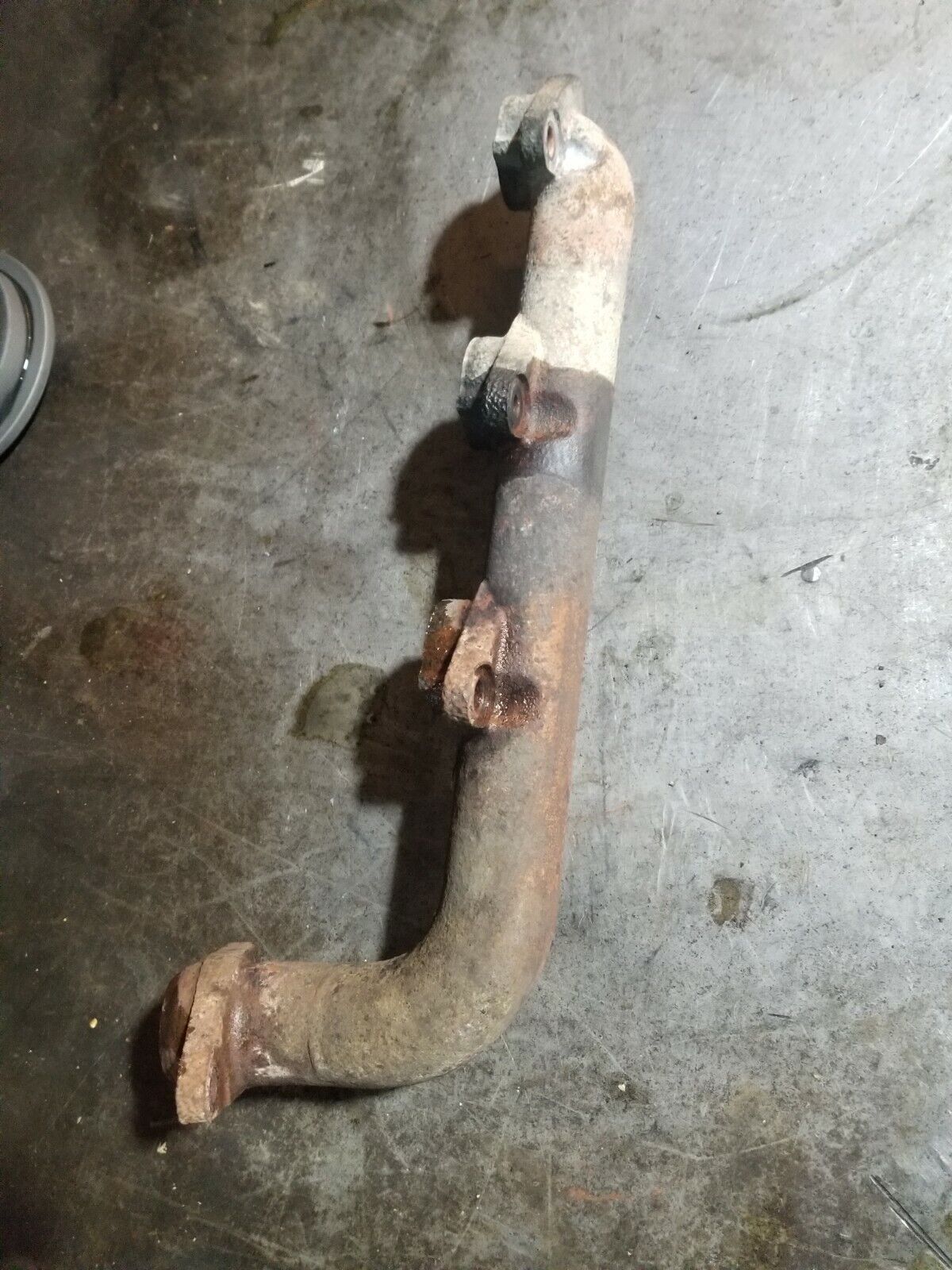 1845832C1 VT275 4.5 DIESEL EXHAUST MANIFOLD