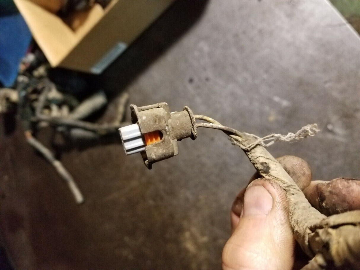 2 WIRE 6.0L POWERSTROKE ENGINE HARNESS PIGTAIL CONNECTOR orange