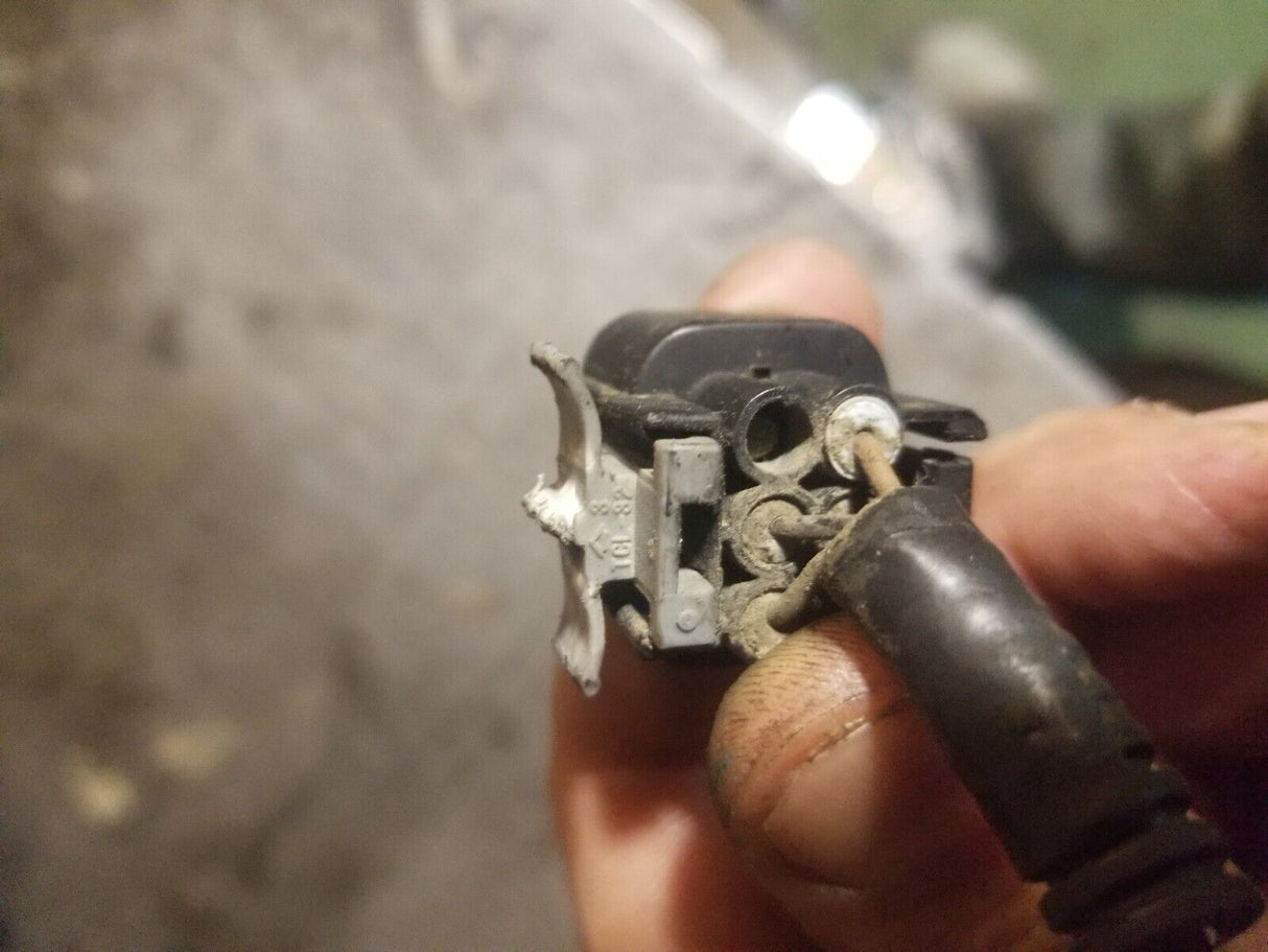 2006-2010 97388992 Oil Pan Harness Pigtail