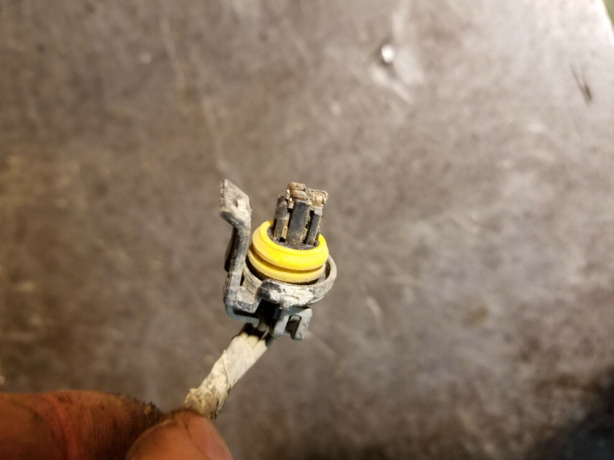 3 Pin 6.0L POWERSTROKE ENGINE HARNESS PIGTAIL CONNECTOR yellow