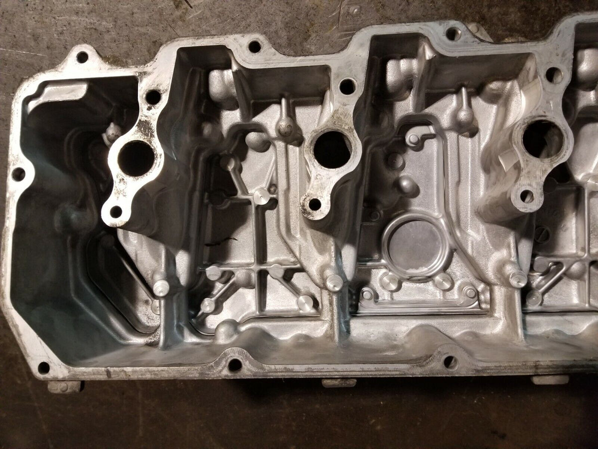 2011-2015 DURAMAX 6.6 6.6L DIESEL LML VALVE COVER & SPACER RH PASSENGER re96