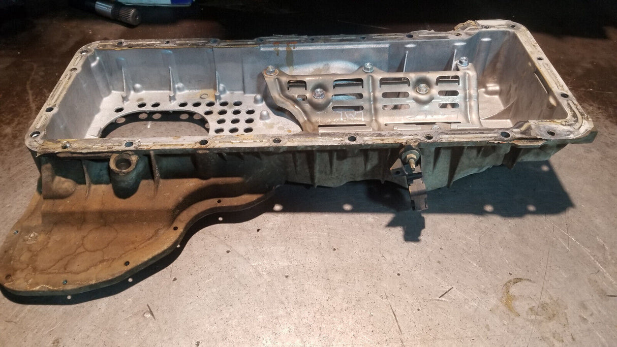 12634971 2011-2015 UPPER OIL PAN CHEVROLET Duramax 6.6l 6.6 LML ref511