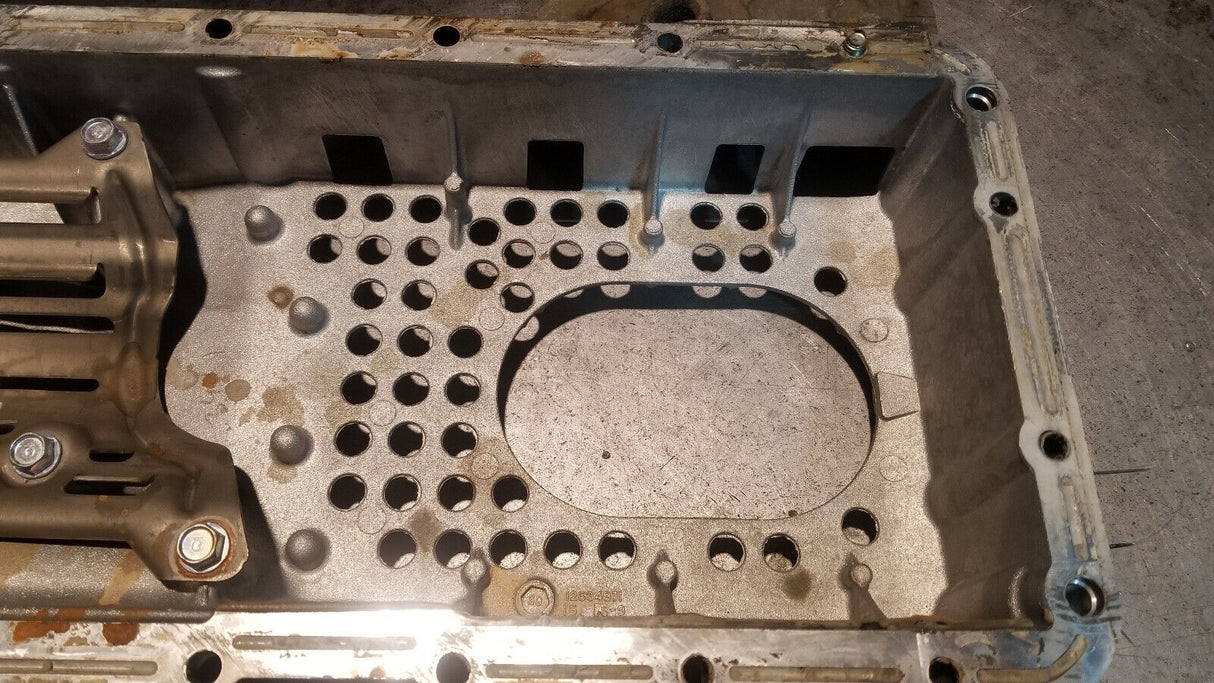 12634971 2011-2015 UPPER OIL PAN CHEVROLET Duramax 6.6l 6.6 LML ref511