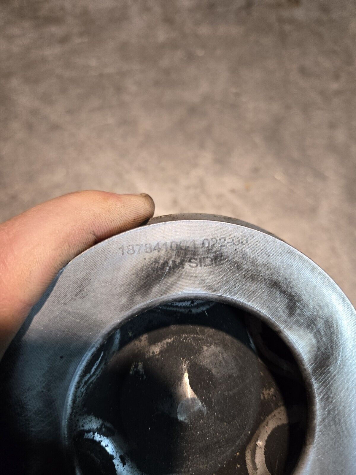 MAHLE 1878410C1 08-10 Ford F-350 International 6.4L PowerStroke Piston STD