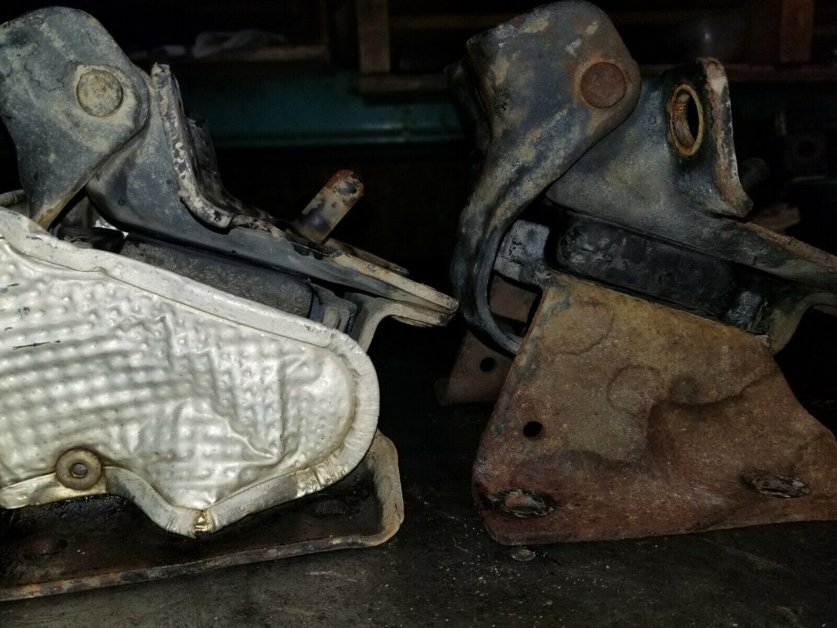 2011-15 DURAMAX DIESEL MOTOR ENGINE MOUNTS 25814752 25814754 r151