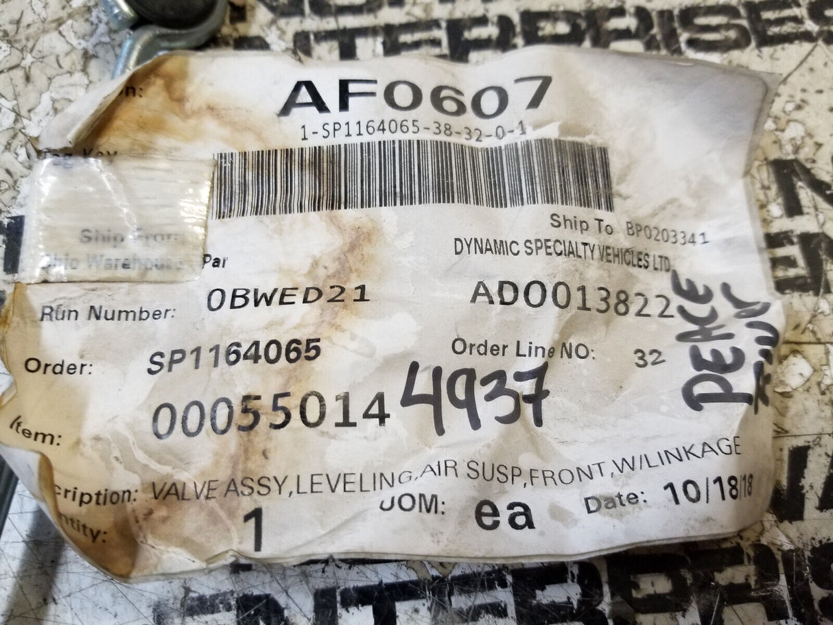 00055014 Bluebird VALVE ASSY,LEVELING,AIR SUSP,FRONT,W/LINKAGE