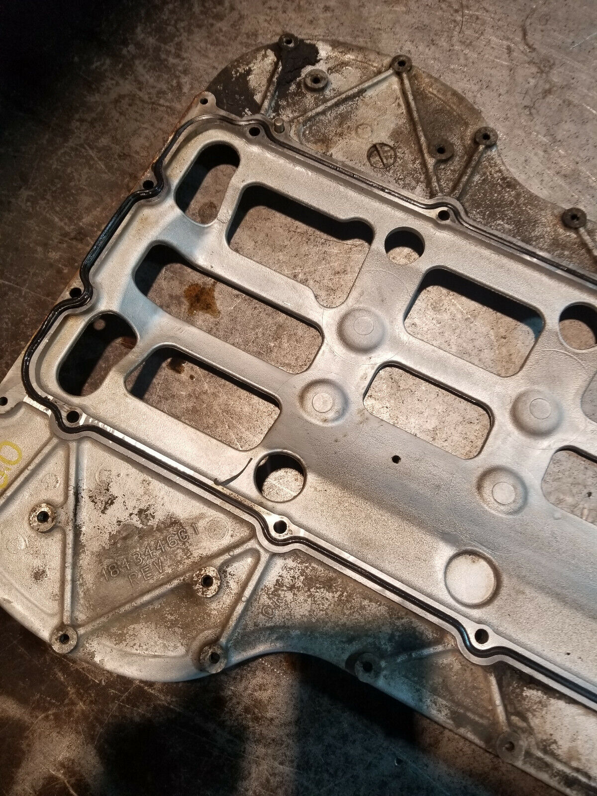 1843446C1 6.0L POWERSTROKE UPPER OIL PAN