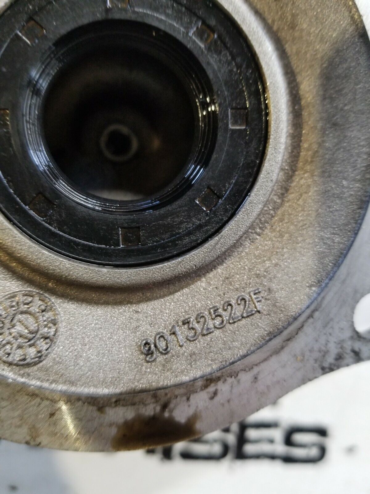 GRAND CHEROKEE WK2 RAM ECODIESEL 3.0L COVER CAMSHAFT 90132522F