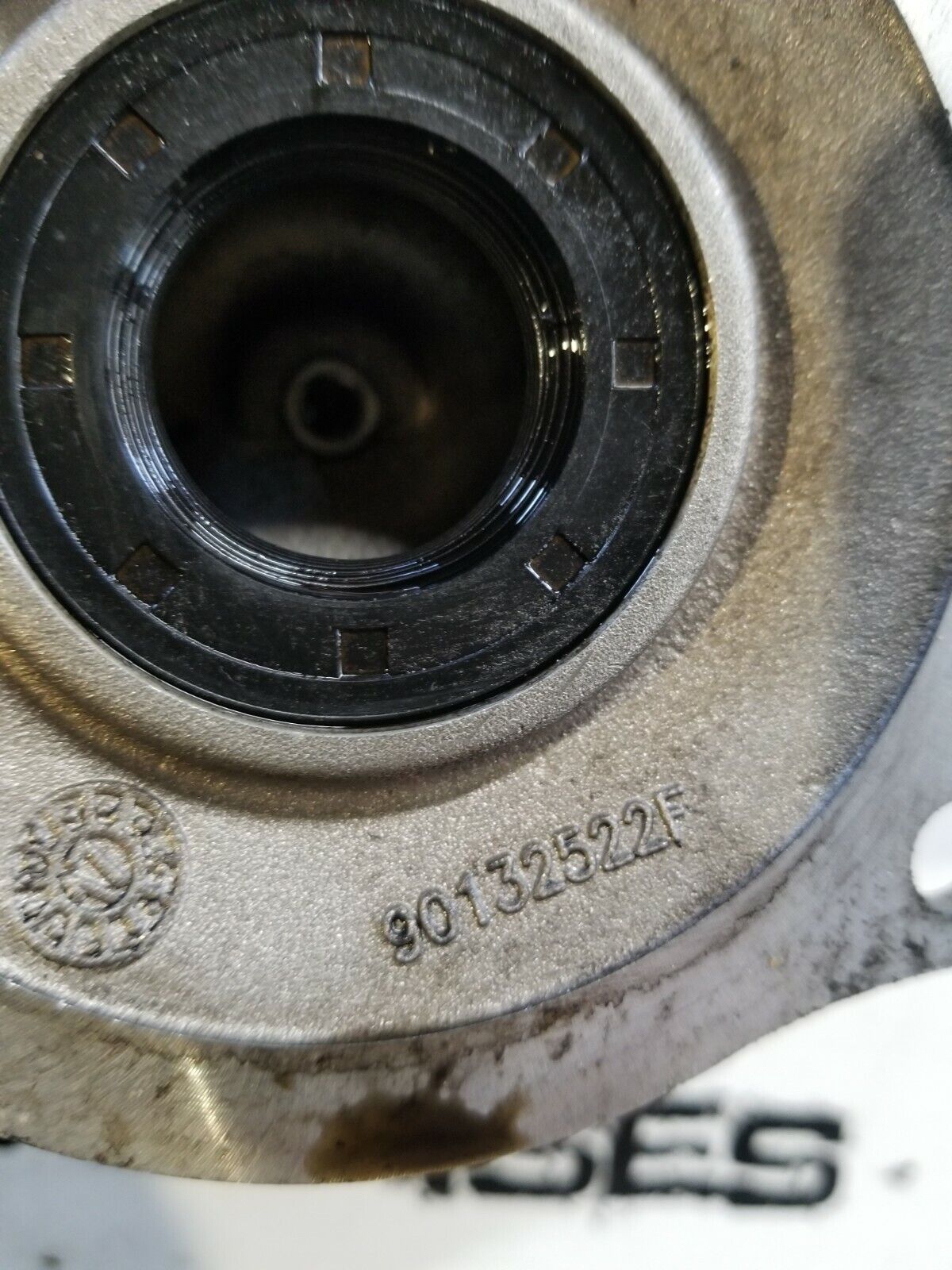 GRAND CHEROKEE WK2 RAM ECODIESEL 3.0L COVER CAMSHAFT 90132522F