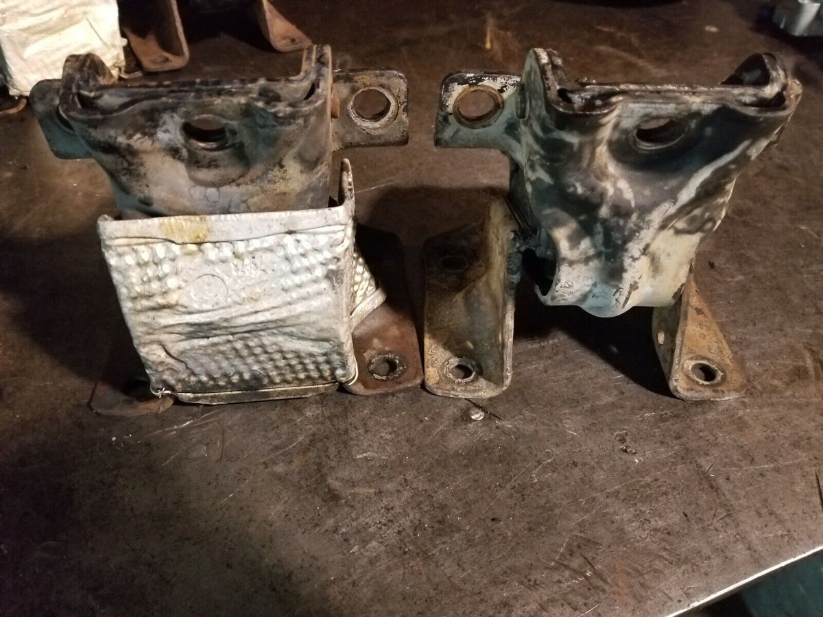 2011-15 DURAMAX DIESEL MOTOR ENGINE MOUNTS 25814752 25814754 r266