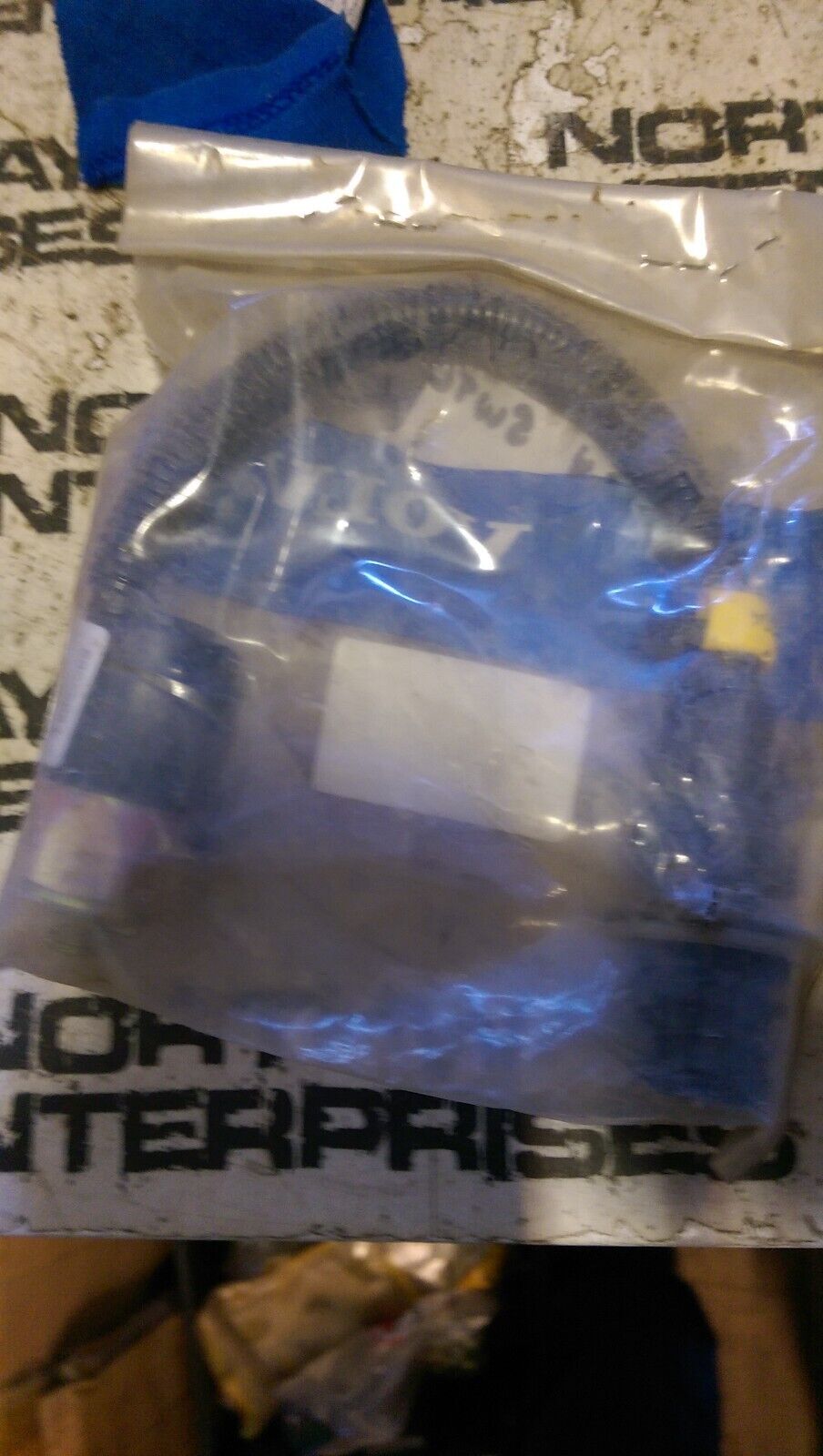 VOE11170076 VOLVO PRESSURE MONITOR