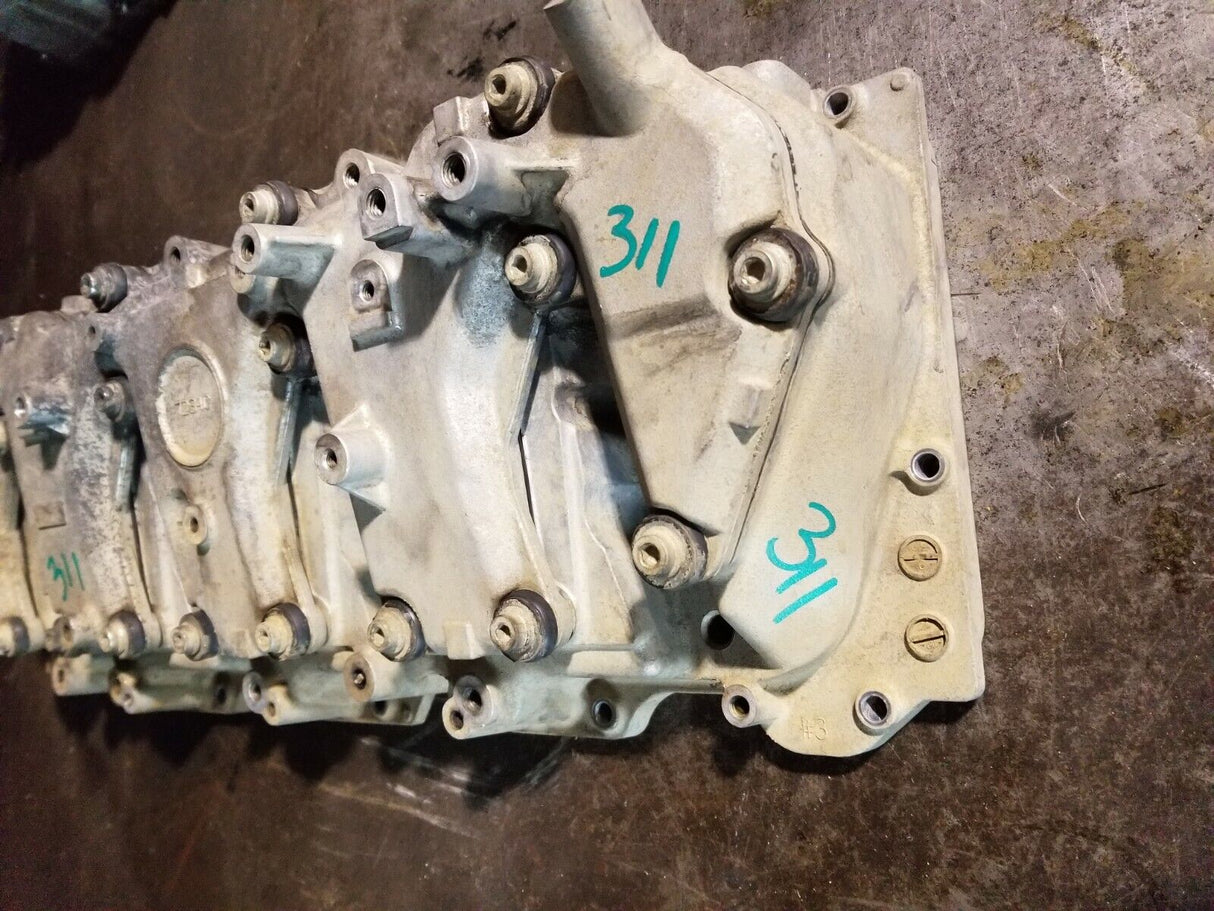 2011-2015 DURAMAX 6.6 6.6L DIESEL LML VALVE COVER & SPACER RH PASSENGER r311