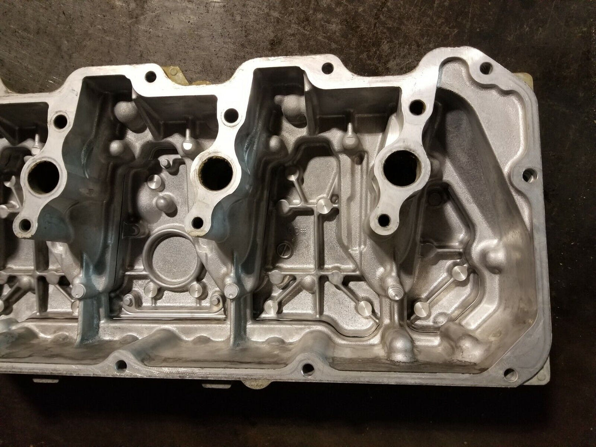 2011-2015 DURAMAX 6.6 6.6L DIESEL LML VALVE COVER & SPACER RH PASSENGER r311