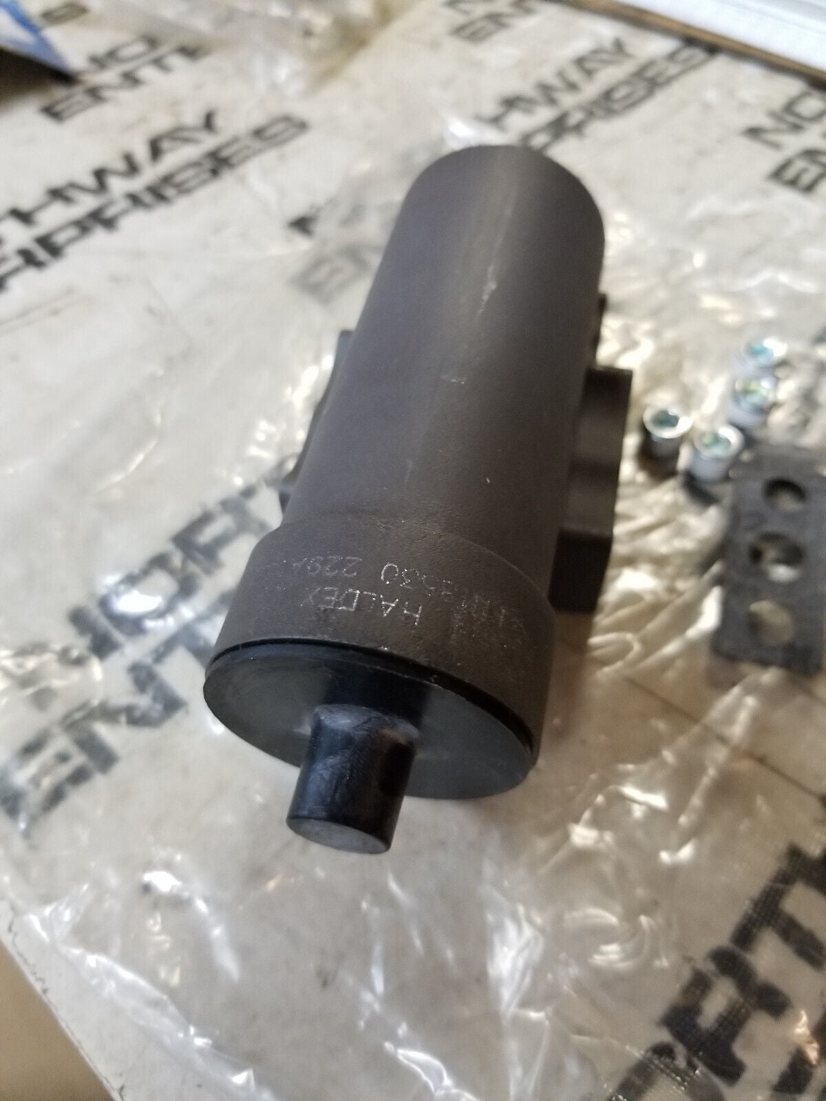 HALDEX HALDEX KN18530 BRAKE GOVENOR (COMES WITH WHAT IS SHOWN ONLY)