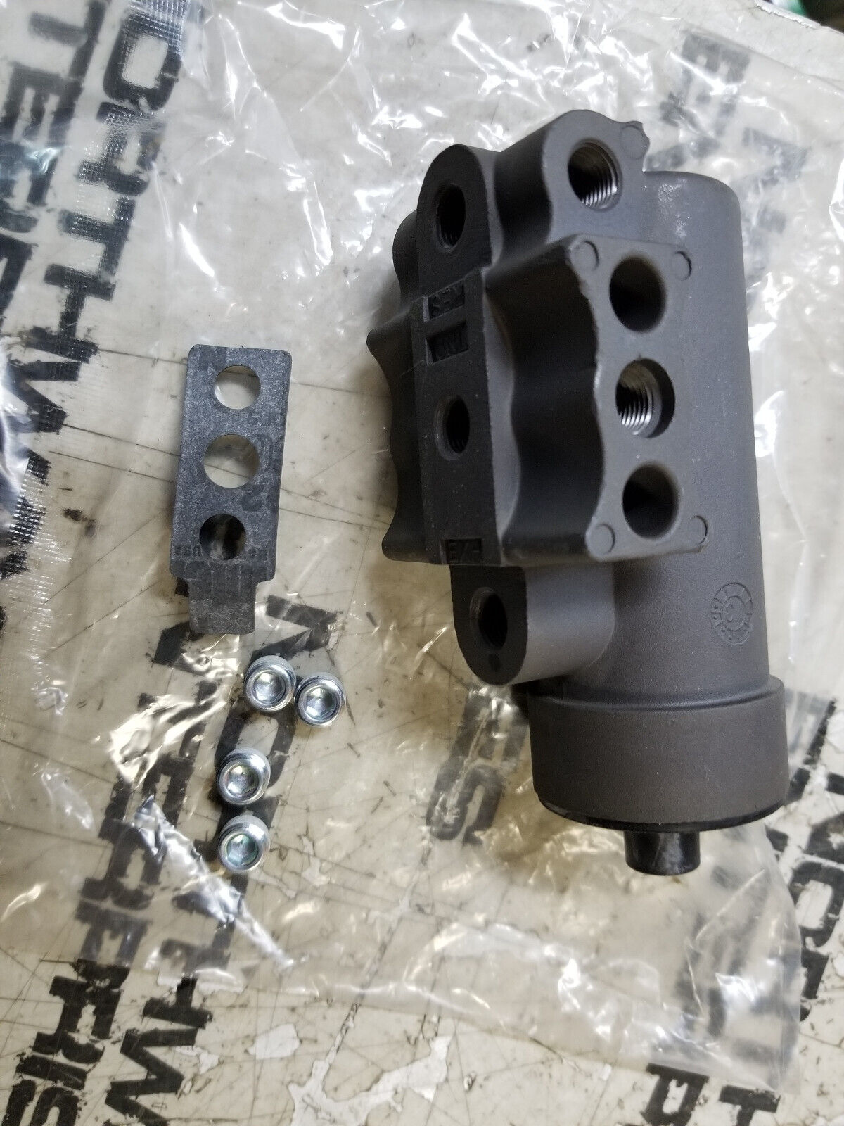 HALDEX HALDEX KN18530 BRAKE GOVENOR (COMES WITH WHAT IS SHOWN ONLY)